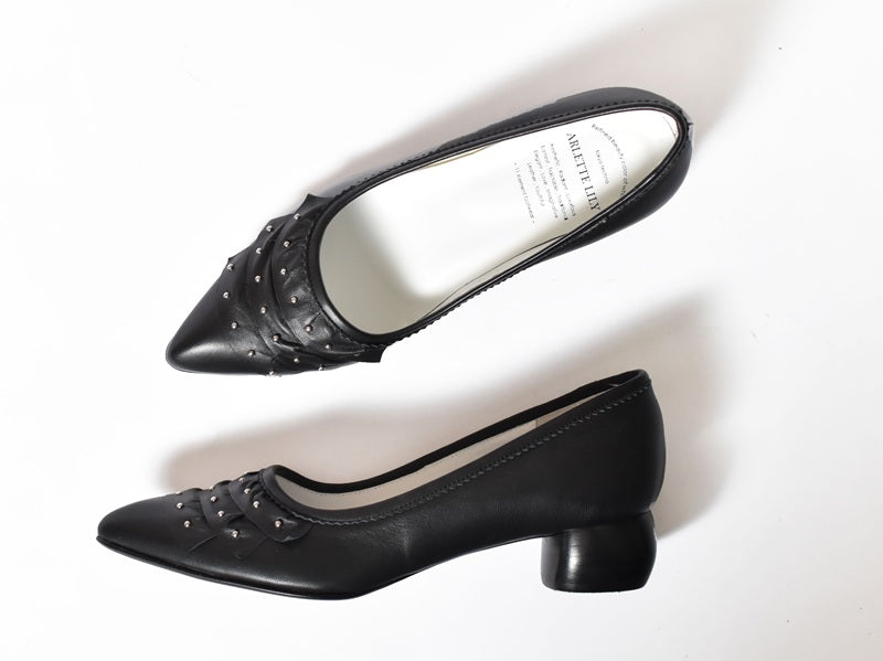 1030 ネイルヘッドフリンジデコレーションパンプス AL2412P Black 木型No.HARVEST
