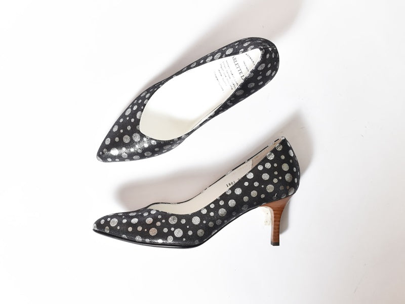 1022 ポインテッドVカットプレーンパンプス AL1801P Black Polkadot 木型No.X1395