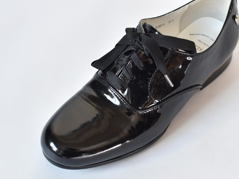 1105 ラウンドトウプレーンバルモラルシューズ AL2330K Blackenamel 木型No.C1813