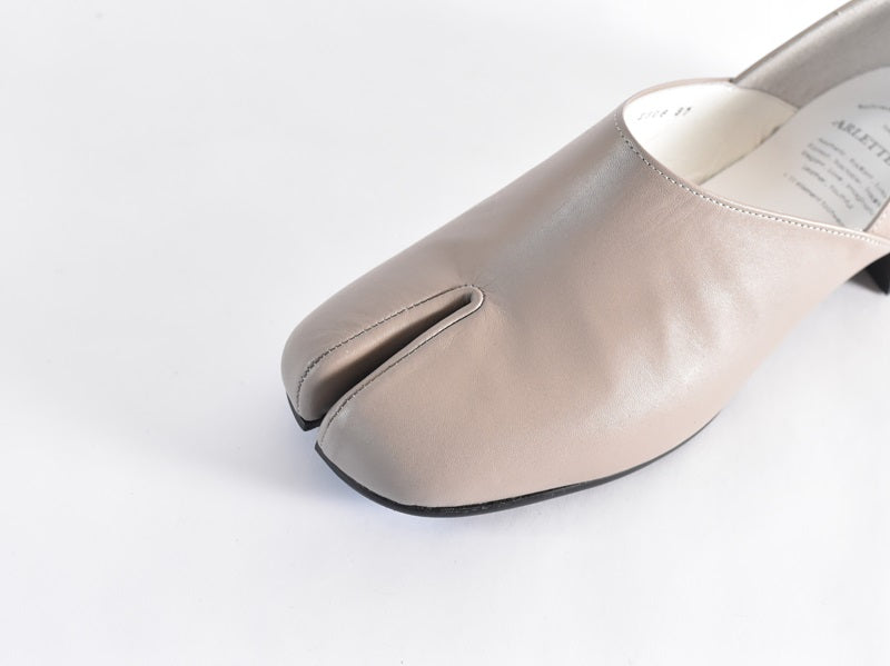 011 レザー足袋シューズ AL2306TB Taupe 木型No.G1908H