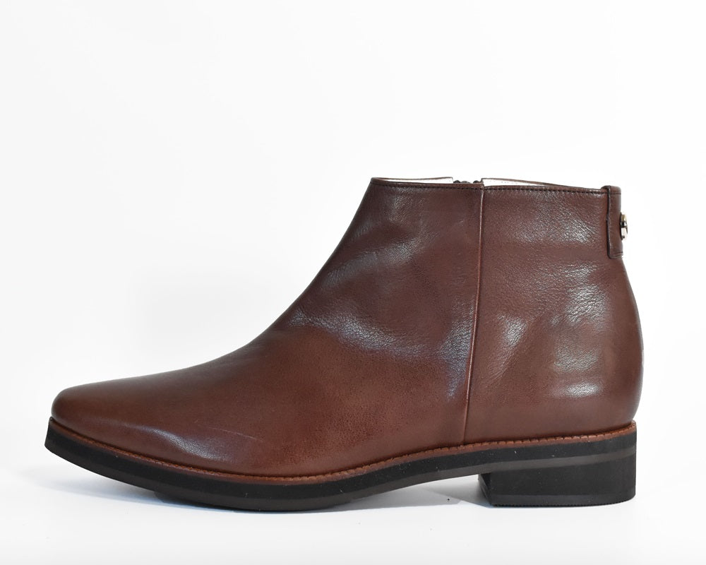 021 ポインテッドワンポイントスタッズショートブーツ AL2477SB Darkbrown 木型No.G1729
