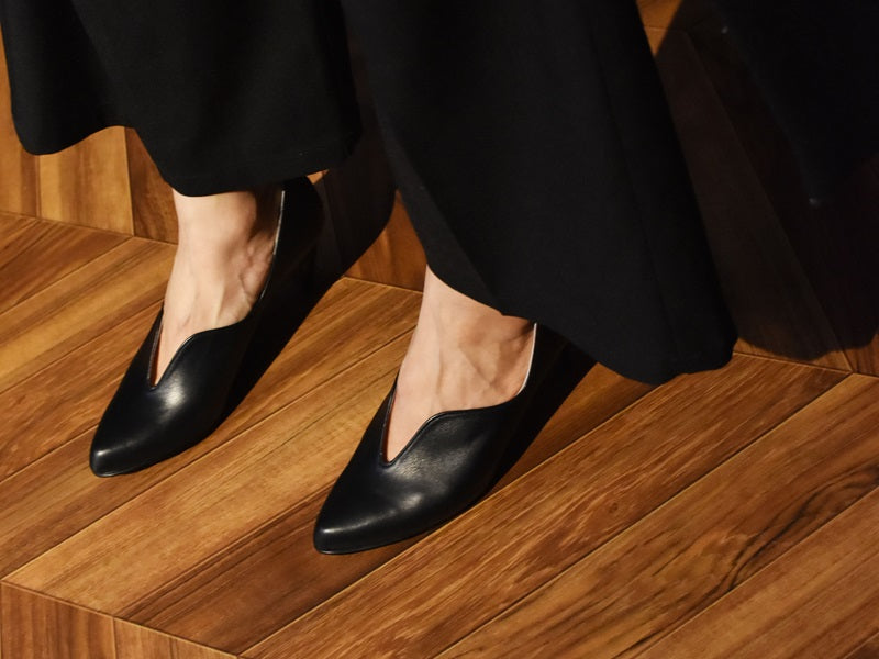 003 ポインテッドセミハートパンプス AL2318P Black 木型No.W2654