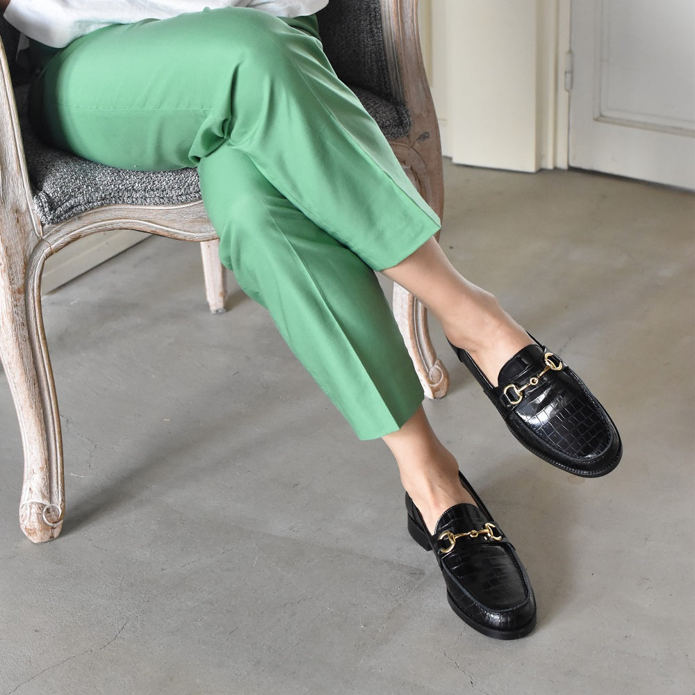 FLAT SHOES