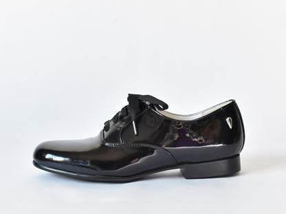 1105  ラウンドトウプレーンバルモラルシューズ  AL2330K  Blackenamel　　木型No.C1813