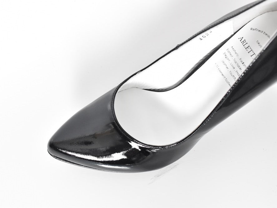 1021  ポインテッドプレーンパンプス　AL1622P  Blackenamel　　木型No.P85062