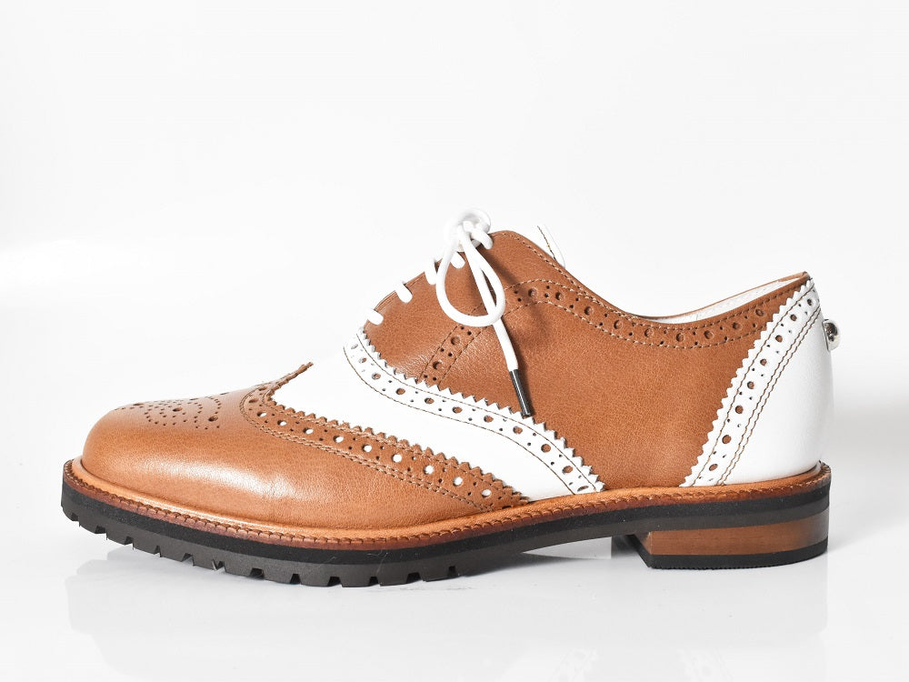 010  クラシックウイングチップバルモラルシューズ　AL2121K  Camel/White　　木型No.C1813
