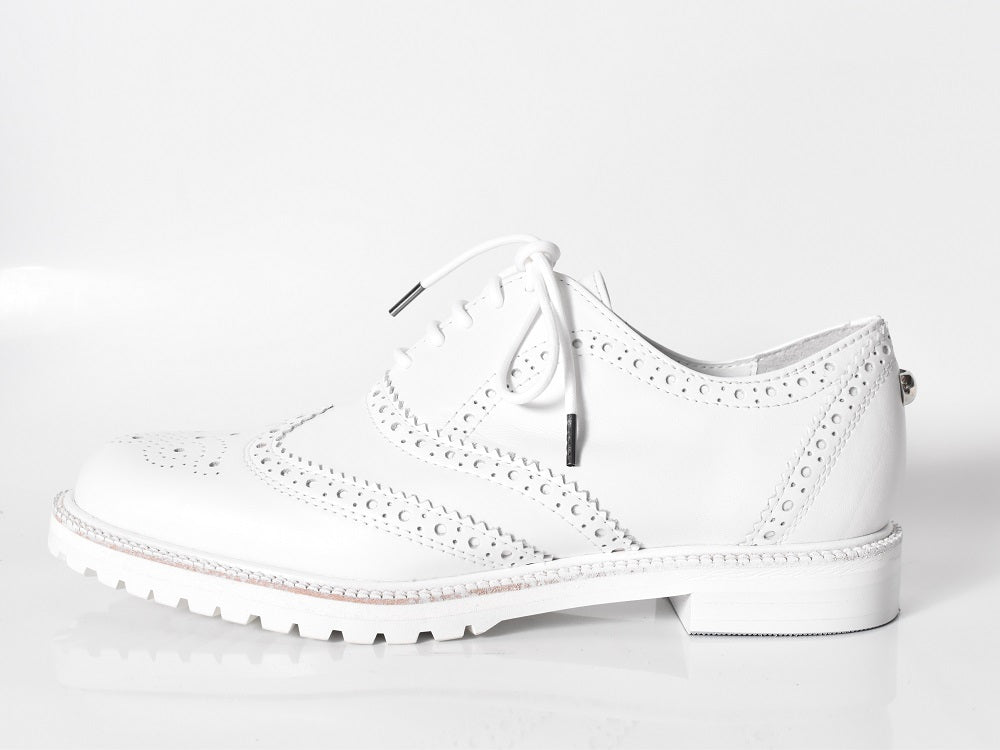 010  クラシックウイングチップバルモラルシューズ　AL2121K  White　　木型No.C1813