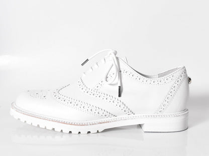 010  クラシックウイングチップバルモラルシューズ　AL2121K  White　　木型No.C1813