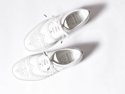 010  クラシックウイングチップバルモラルシューズ　AL2121K  White　　木型No.C1813